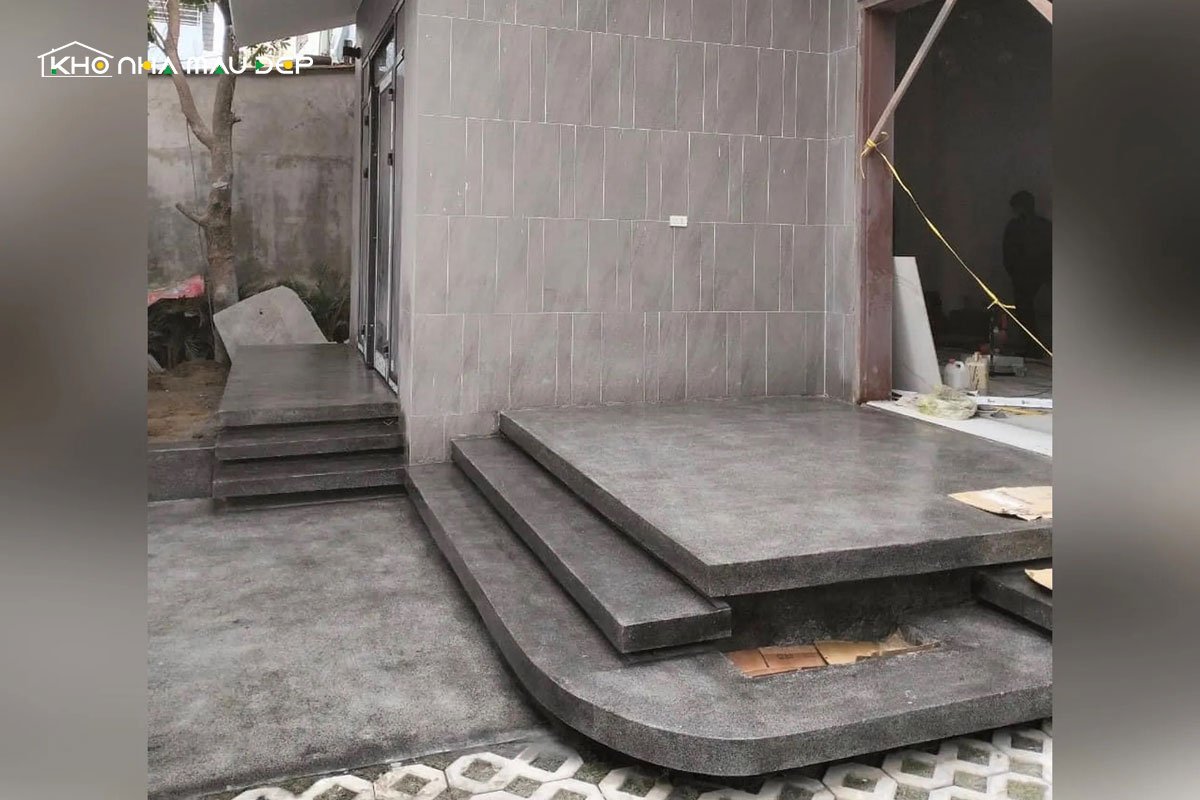 Đảm bảo quá trình xây dựng bậc tam cấp